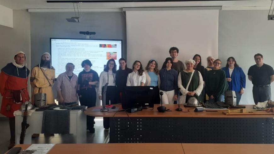 Studentesse e studenti del DISUM con l'Associazione Storica Compania de le Quatr'arme